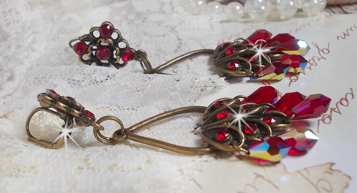 BO Irresistível Colecção Ruby montada em castiçais com cristais Swarovski