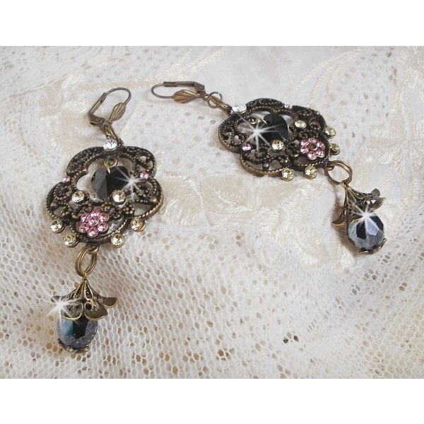 BO Colec&ccedil;&atilde;o Paix&atilde;o Irresist&iacute;vel montada com cristais Swarovski em casti&ccedil;ais de filigrana de bronze