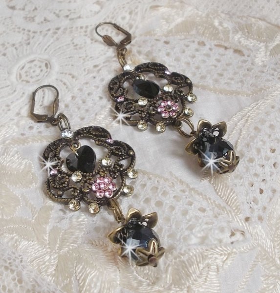 BO Colec&ccedil;&atilde;o Paix&atilde;o Irresist&iacute;vel montada com cristais Swarovski em casti&ccedil;ais de filigrana de bronze