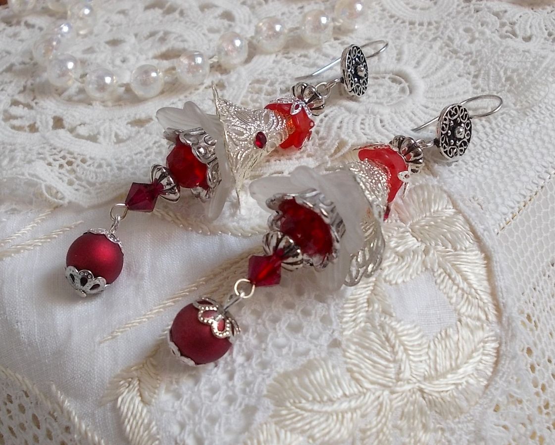 BO Tendre Rouge com cristais Swarovski, missangas redondas facetadas e ganchos de orelha de prata 925/1000