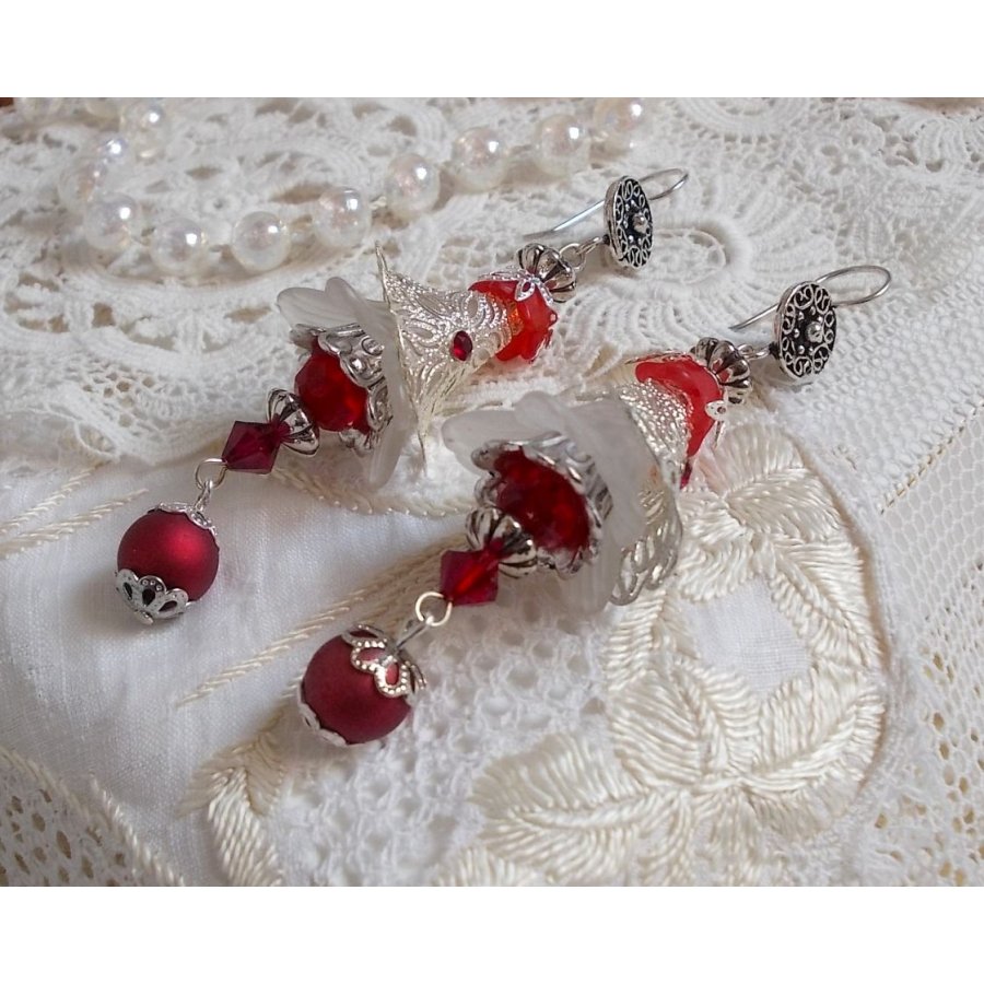 BO Tendre Rouge com cristais Swarovski, missangas redondas facetadas e ganchos de orelha de prata 925/1000