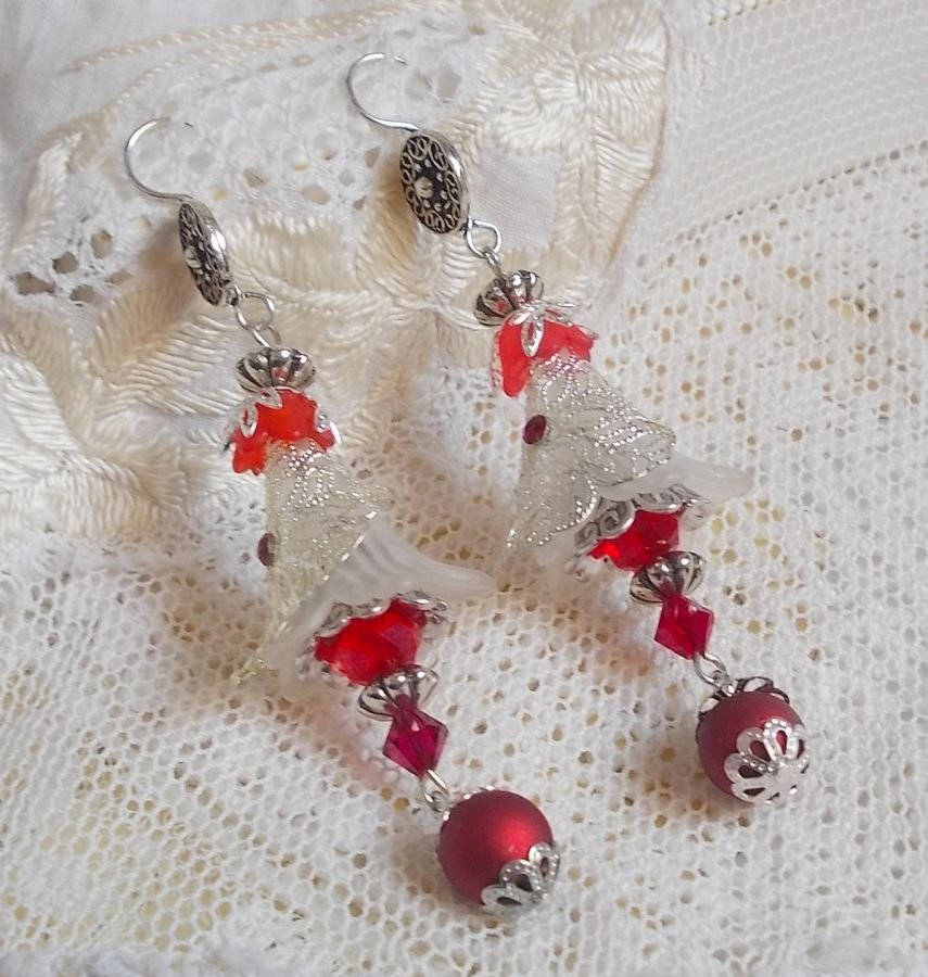 BO Tendre Rouge com cristais Swarovski, missangas redondas facetadas e ganchos de orelha de prata 925/1000