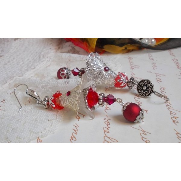 BO Tendre Rouge com cristais Swarovski, missangas redondas facetadas e ganchos de orelha de prata 925/1000