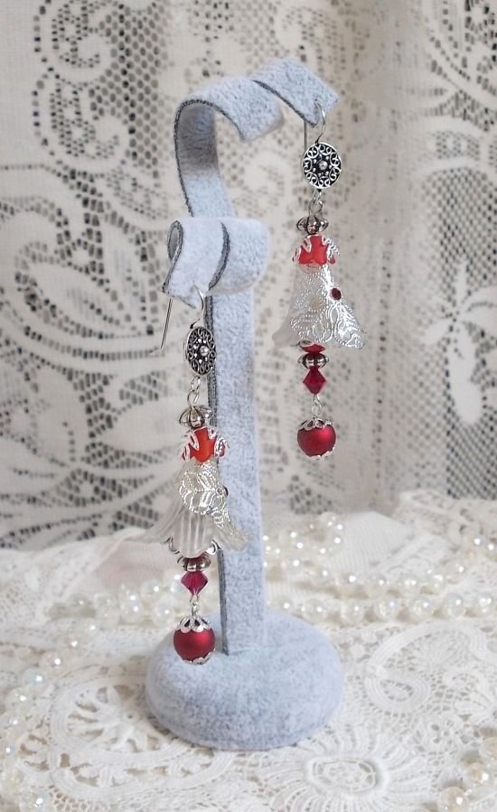 BO Tendre Rouge com cristais Swarovski, missangas redondas facetadas e ganchos de orelha de prata 925/1000