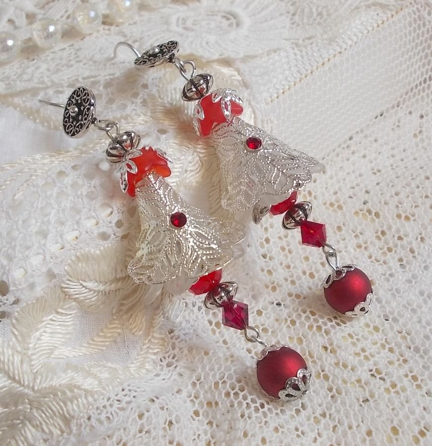 BO Tendre Rouge com cristais Swarovski, missangas redondas facetadas e ganchos de orelha de prata 925/1000