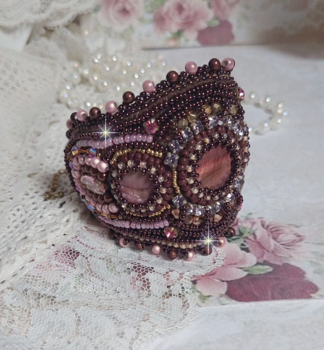 Pulseira de punho romance bordada com pérolas de mogno estilo vintage e pérolas de sementes