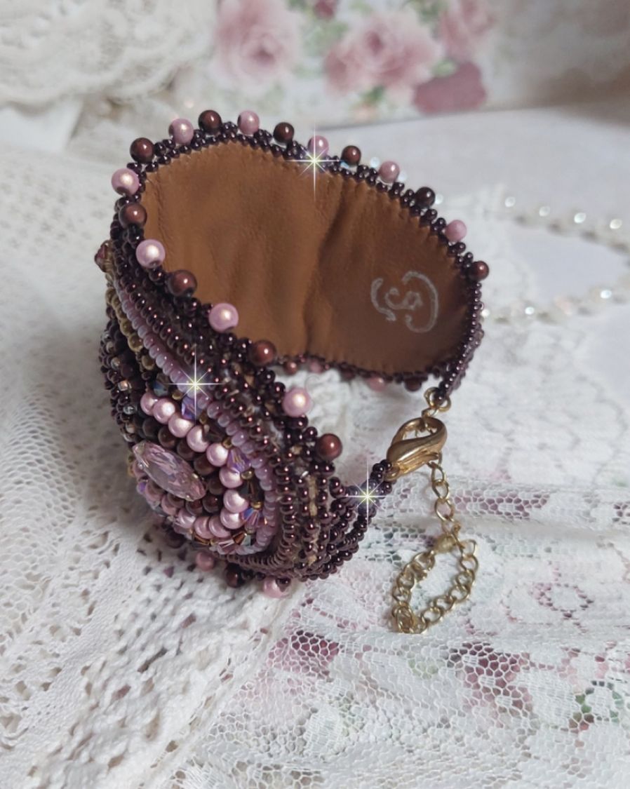 Pulseira de punho romance bordada com pérolas de mogno estilo vintage e pérolas de sementes