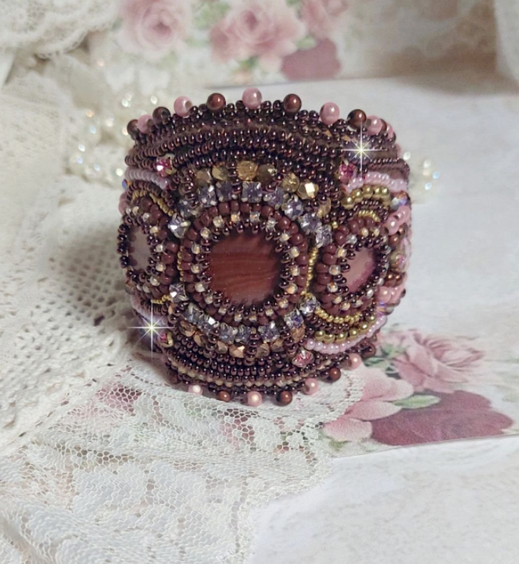 Pulseira de punho romance bordada com pérolas de mogno estilo vintage e pérolas de sementes