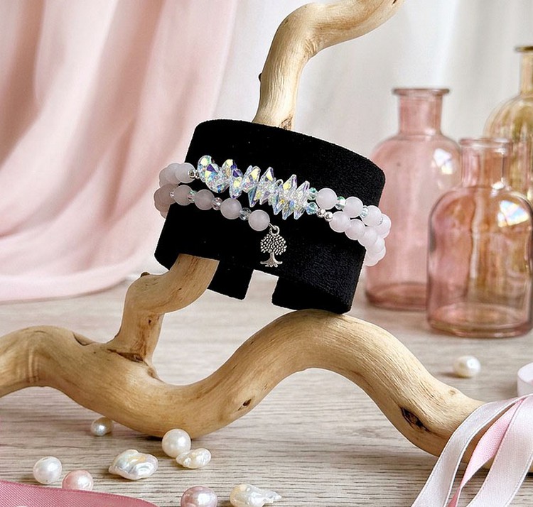 Bracelet Carrousel en Quartz cr&eacute;&eacute; avec pierres de gemme : le Quartz, breloque arbre de vie et perles Cristal Swarovski