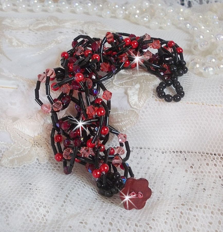 Pulseira de sensação com pérolas tubulares, pérolas madrepérola e cristais Swarovski