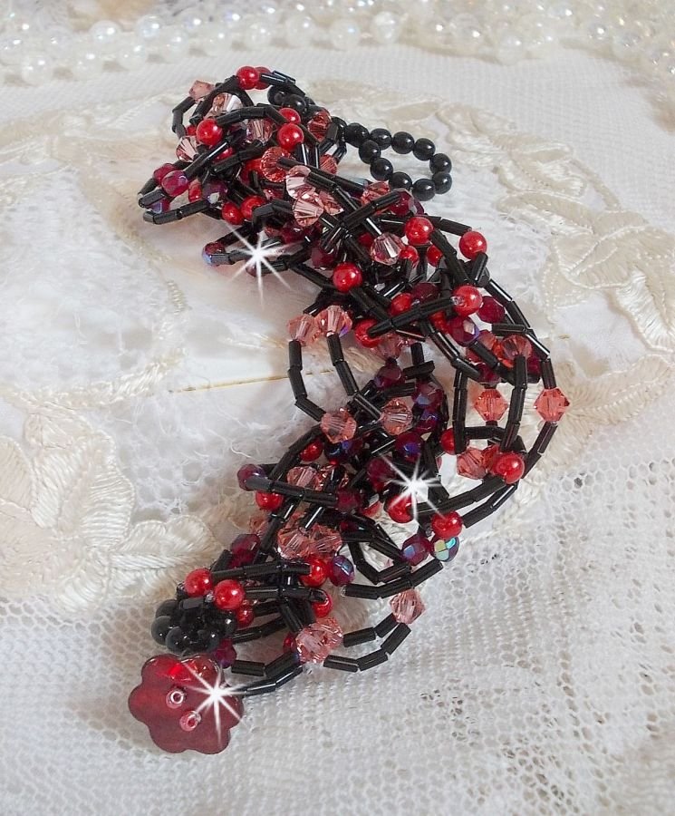 Pulseira de sensação com pérolas tubulares, pérolas madrepérola e cristais Swarovski