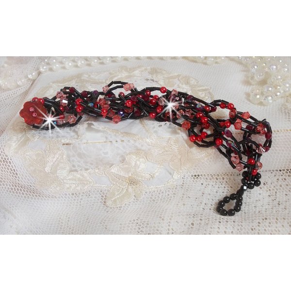 Pulseira de sensação com pérolas tubulares, pérolas madrepérola e cristais Swarovski