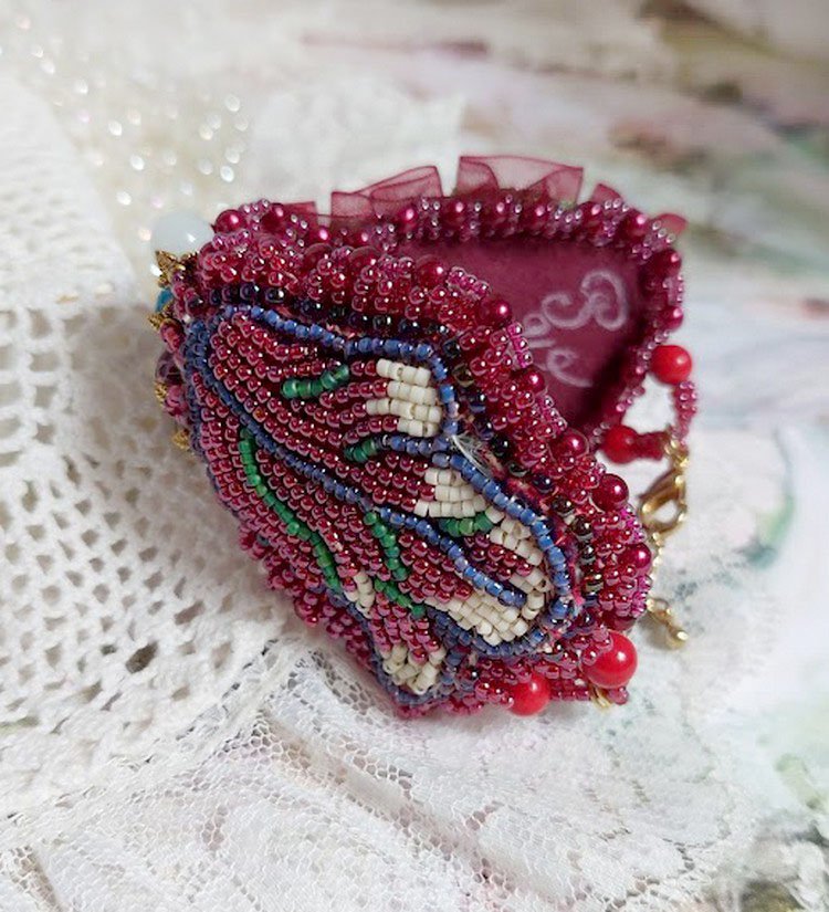 Pulseira de Outono encantadora bordada com cristais Swarovski, contas redondas de resina perolada, rendas e contas de sementes