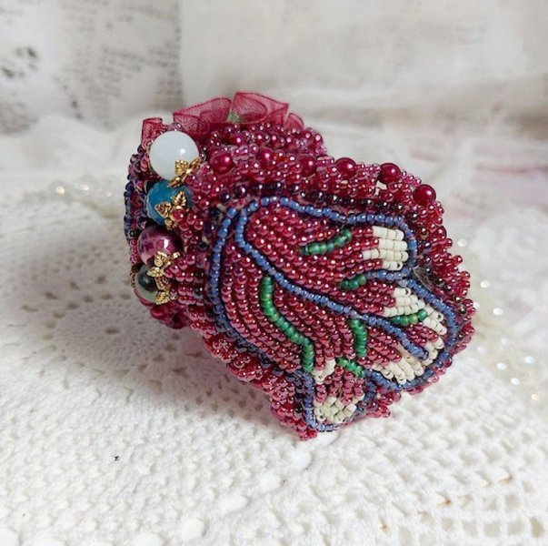 Pulseira de Outono encantadora bordada com cristais Swarovski, contas redondas de resina perolada, rendas e contas de sementes