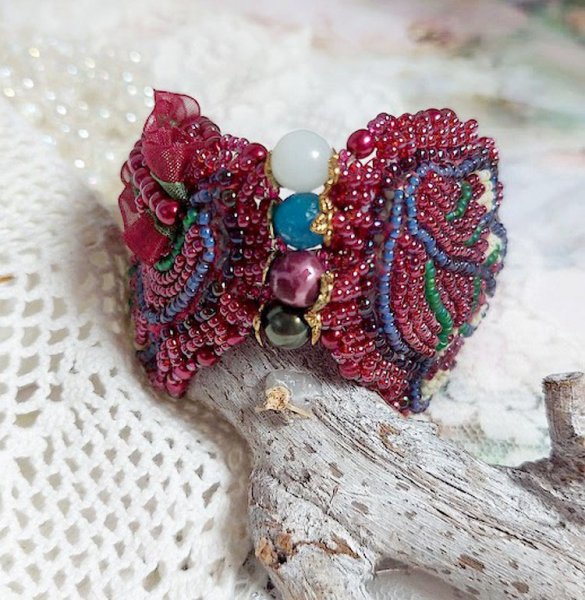 Pulseira de Outono encantadora bordada com cristais Swarovski, contas redondas de resina perolada, rendas e contas de sementes