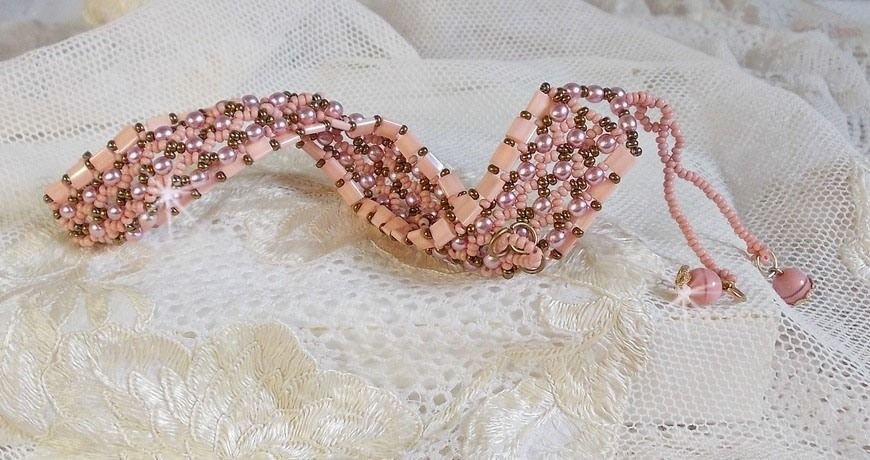Pulseira Rose Royale com contas Pink Tila, missangas facetadas e pérolas de cristal Swarovski