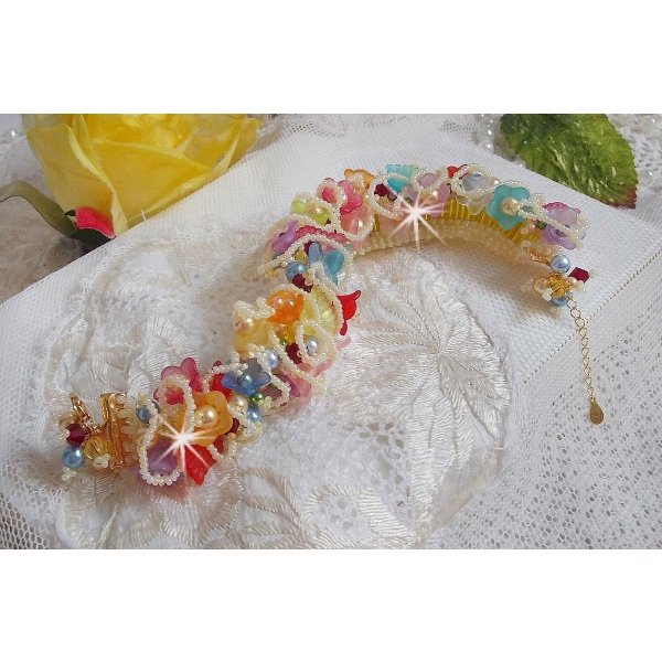 Pulseira de flores de jardim com contas Swarovski, flores foscas, fecho de 3 microns banhados a ouro