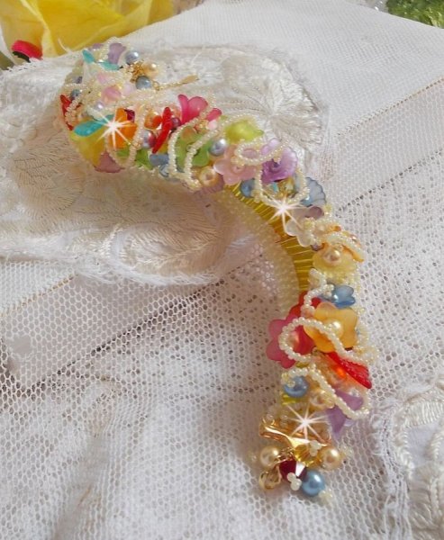 Pulseira de flores de jardim com contas Swarovski, flores foscas, fecho de 3 microns banhados a ouro