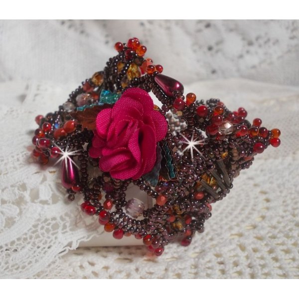 Belle H&eacute;l&egrave;ne bracelete em contas de sementes, flor de tecido, contas de pedra preciosa (calcita amarela/branca) e contas de sementes