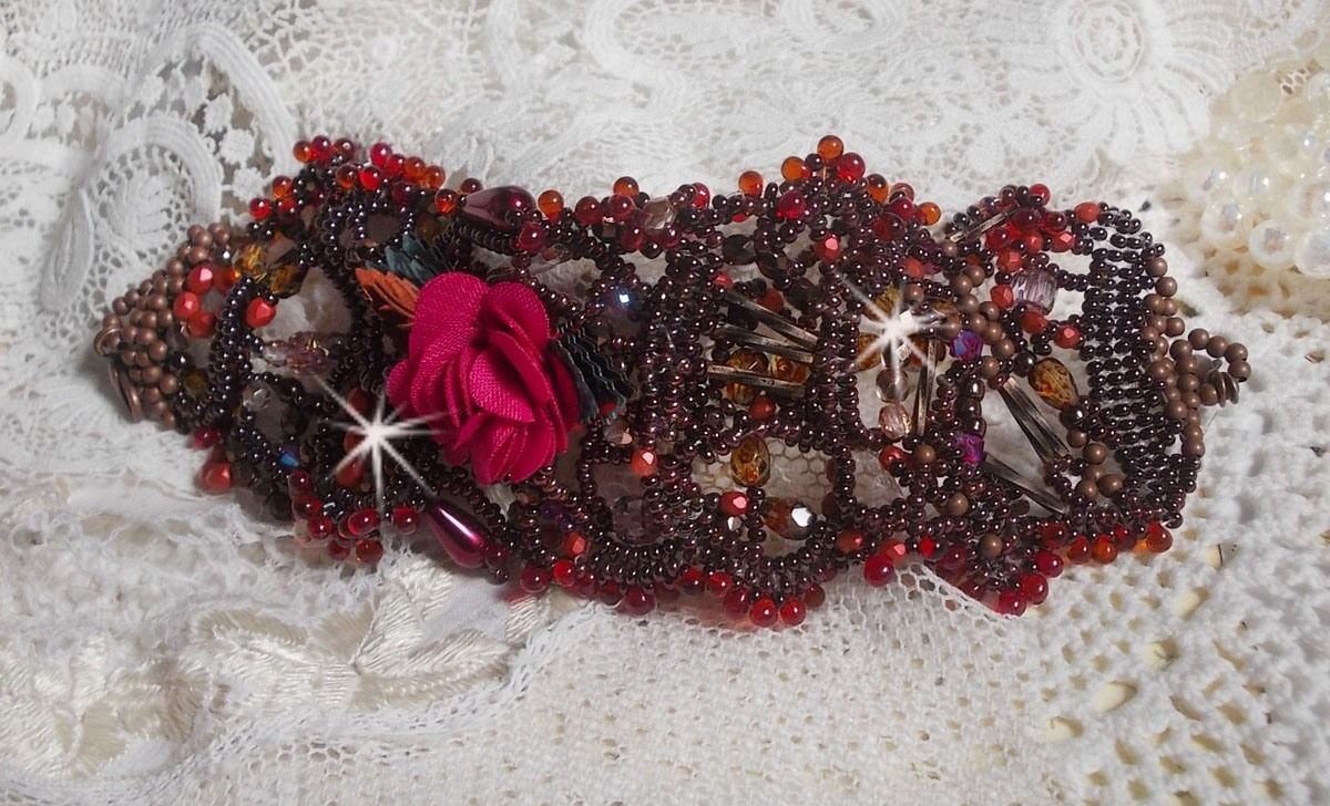 Belle Hélène bracelete em contas de sementes, flor de tecido, contas de pedra preciosa (calcita amarela/branca) e contas de sementes