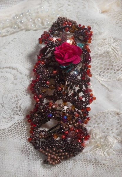 Belle H&eacute;l&egrave;ne bracelete em contas de sementes, flor de tecido, contas de pedra preciosa (calcita amarela/branca) e contas de sementes