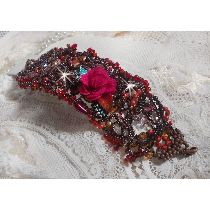Belle Hélène bracelete em contas de sementes, flor de tecido, contas de pedra preciosa (calcita amarela/branca) e contas de sementes