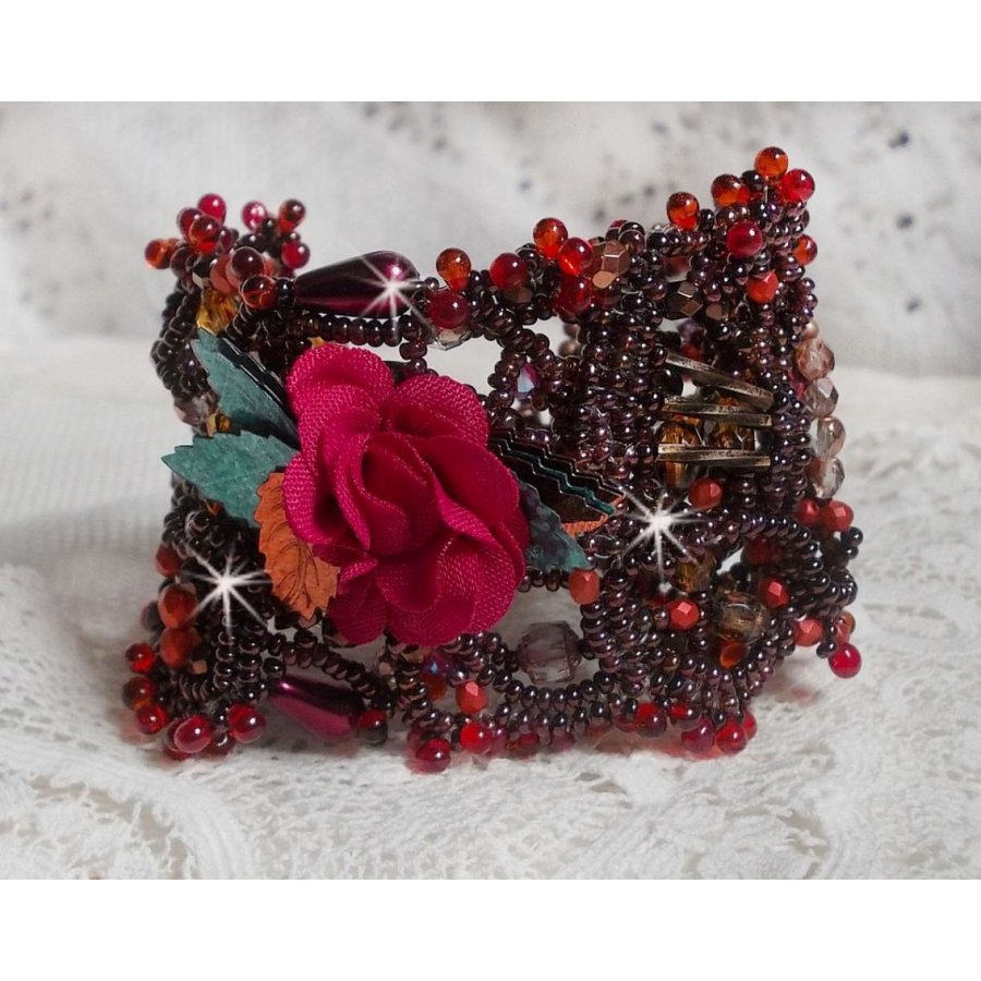 Belle Hélène bracelete em contas de sementes, flor de tecido, contas de pedra preciosa (calcita amarela/branca) e contas de sementes