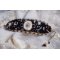 Pulseira Negra Sagrada bordada sobre uma antiga renda negra 