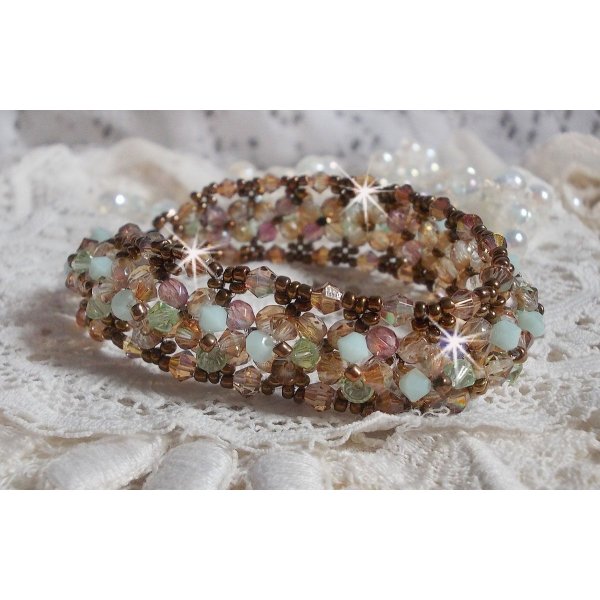 Pulseira de lírio de água, um reflexo verde e dourado com cristais Swarovski e facetas de vidro boémio