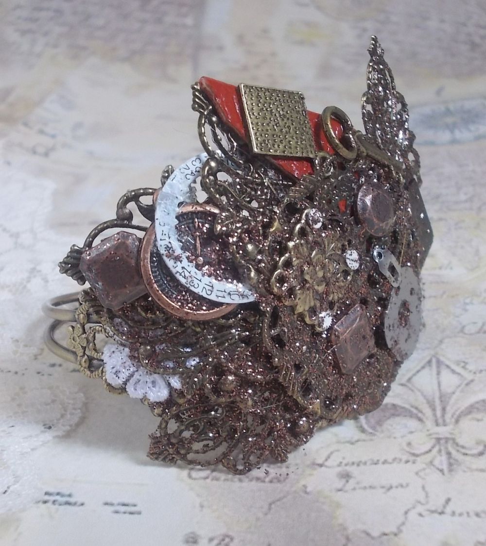 Pulseira Navigating Shadow criada com couro de conhaque, flor de tecido, Bronze, Cobre, Acessórios pretos com encanto