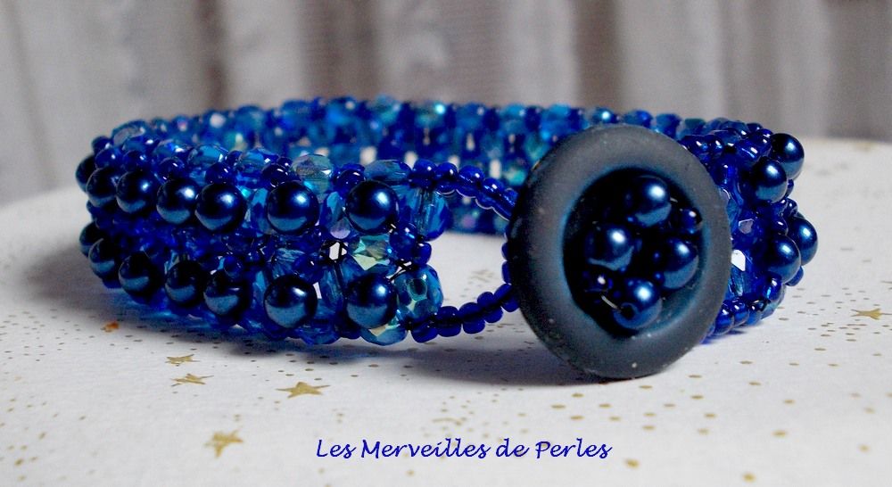 Pulseira Night Blue com contas e facetas de vidro pérola