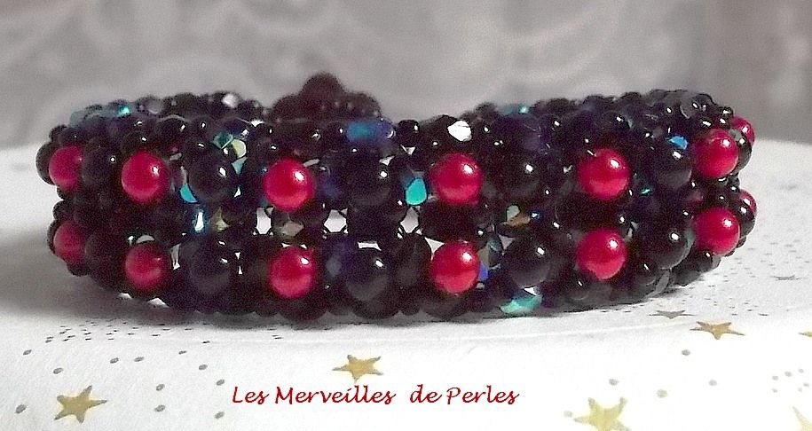 Pulseira de contas de veludo preto e vermelho com facetas e pérolas de vidro