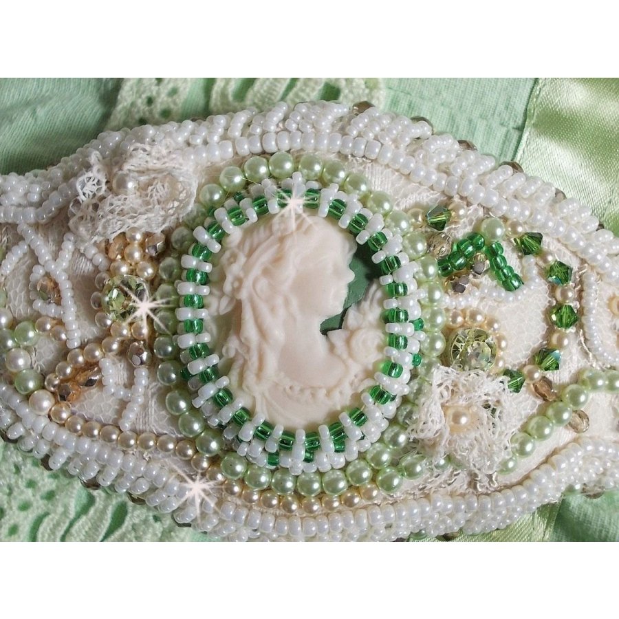 Pulseira de sedução com renda, cabochon de resina vitoriana, facetas e missangas de sementes