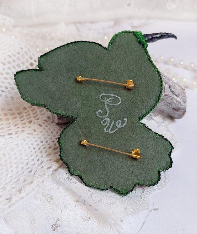 Broche Colibri Hibiscus brodée avec sequins, perles verres et perles Cristal Swarovski