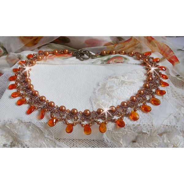 Colar de âmbar com pérolas de cristal Swarovski e gotas facetadas de vidro
