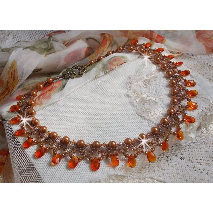 Colar de âmbar com pérolas de cristal Swarovski e gotas facetadas de vidro