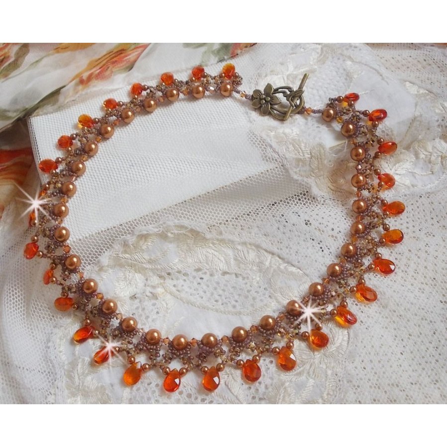 Colar de âmbar com pérolas de cristal Swarovski e gotas facetadas de vidro