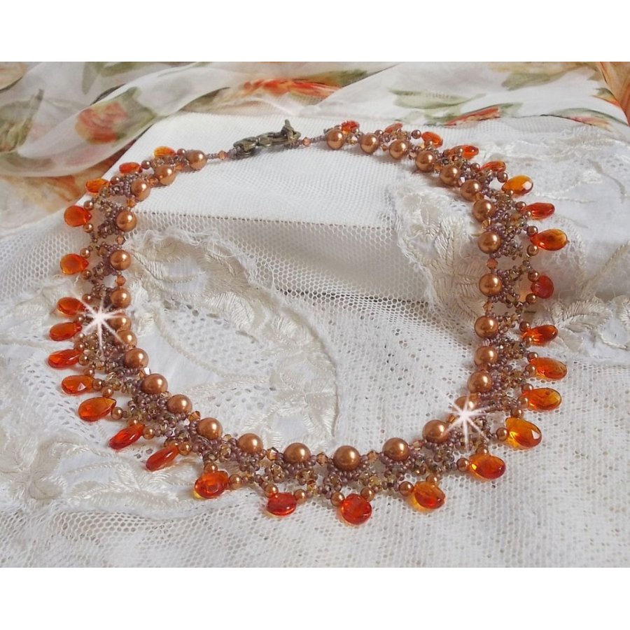 Colar de âmbar com pérolas de cristal Swarovski e gotas facetadas de vidro