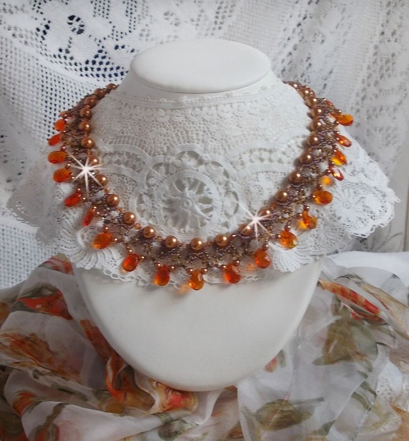 Colar de âmbar com pérolas de cristal Swarovski e gotas facetadas de vidro