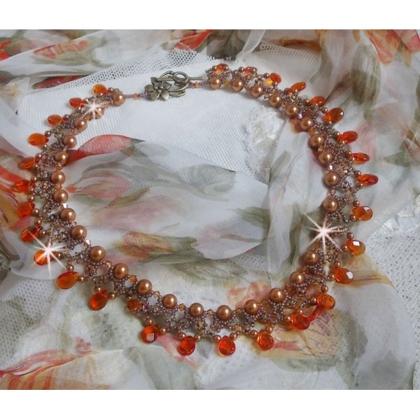 Colar de &acirc;mbar com p&eacute;rolas de cristal Swarovski e gotas facetadas de vidro