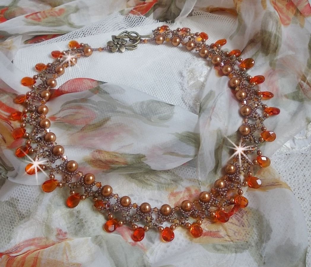 Colar de âmbar com pérolas de cristal Swarovski e gotas facetadas de vidro