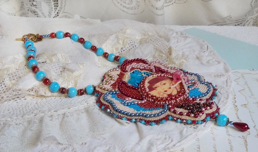 Colar Bel'Art com cabochon de resina dos anos 50, contas de sementes e pérolas de cristal Swarovski 