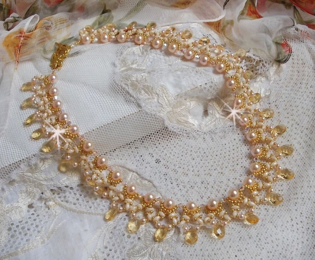 Colar Charmeuse Champagne com cristais Swarovski e gotas facetadas de vidro