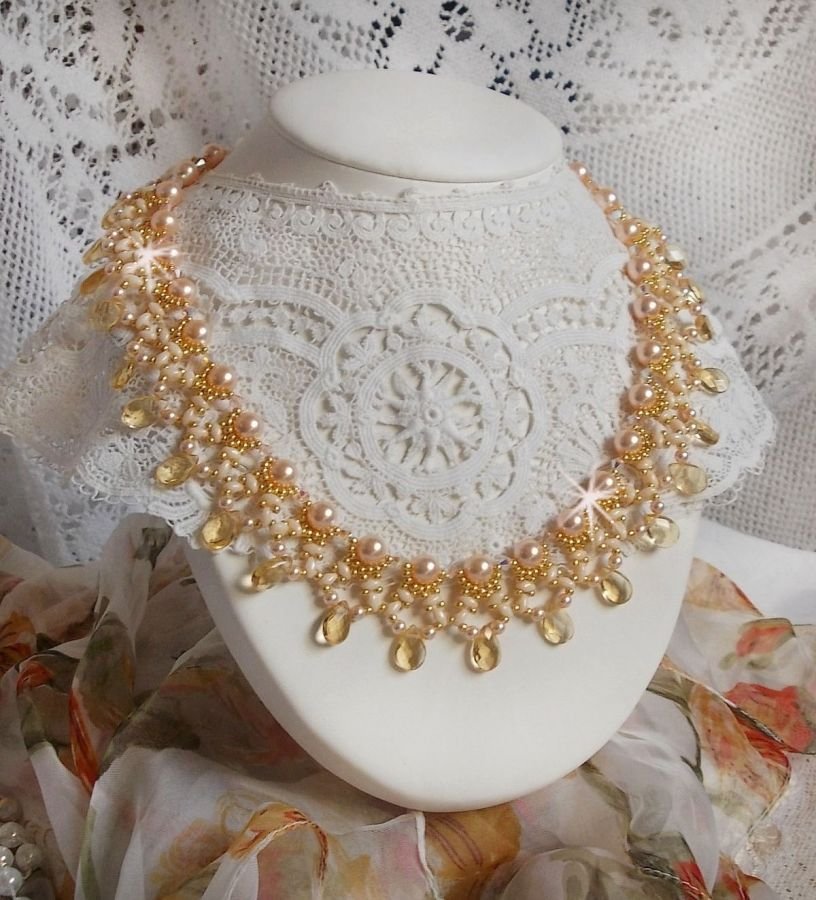Colar Charmeuse Champagne com cristais Swarovski e gotas facetadas de vidro