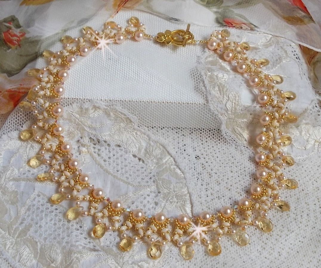 Colar Charmeuse Champagne com cristais Swarovski e gotas facetadas de vidro
