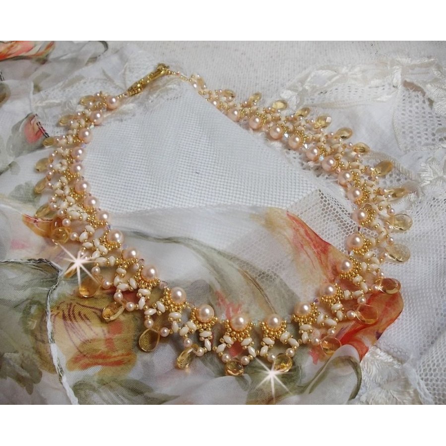 Colar Charmeuse Champagne com cristais Swarovski e gotas facetadas de vidro