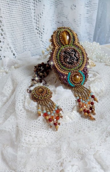 Colar de pingente de alta qualidade bordado com v&aacute;rios olhos de tigre, estilo Haute-Couture