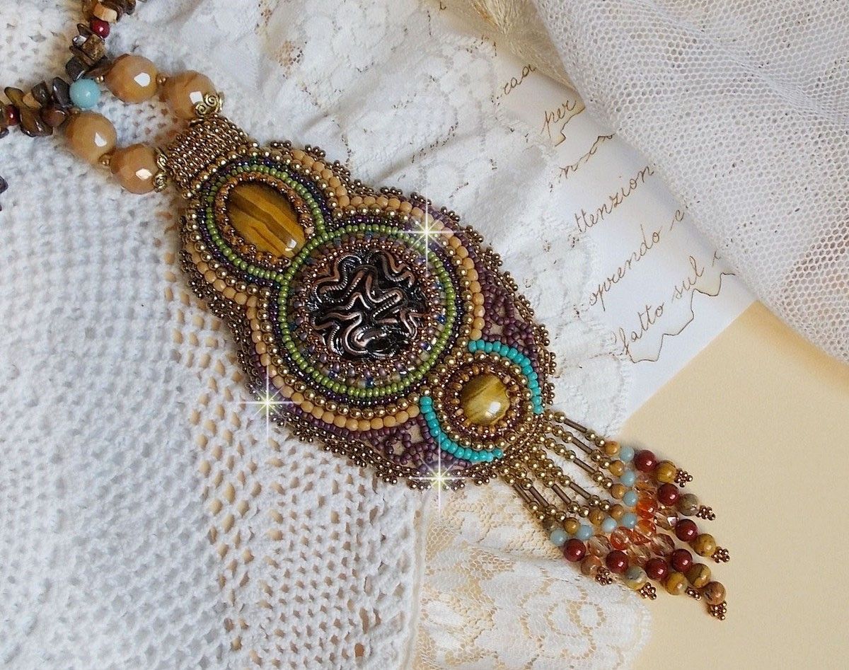 Colar de pingente de alta qualidade bordado com vários olhos de tigre, estilo Haute-Couture