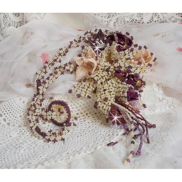 Colar Les Floralies montado com pedras preciosas : Sugilite e Miyuki Delicas contas de diferentes cores 