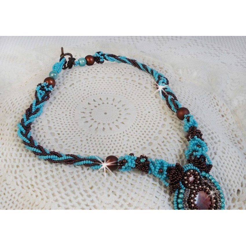 Colar Haute-Couture Turquoise bordado com cristais Swarovski e pedras semi-preciosas